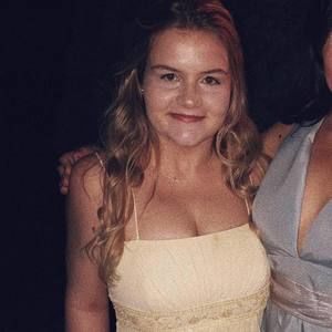 Meet your Posher, Olivia